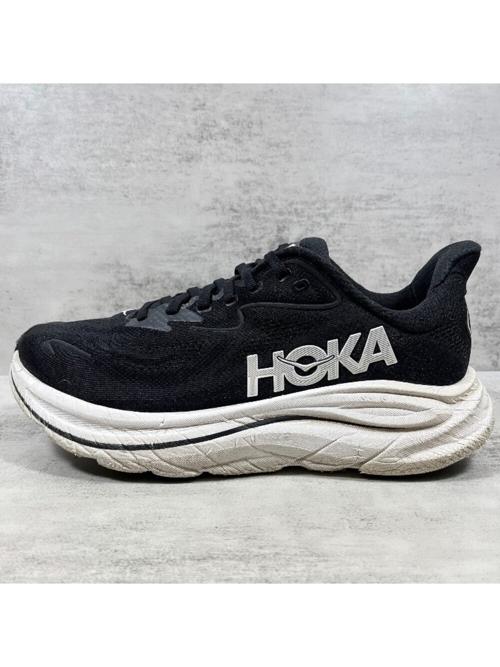 Hoka One One Clifton 10 Running Shoes - Women's Size 8.5 D Wide - Black